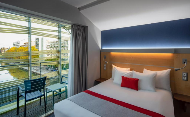 Holiday Inn Express Paris-Canal De La Villette by IHG