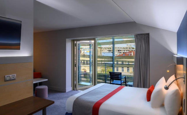 Holiday Inn Express Paris-Canal De La Villette by IHG