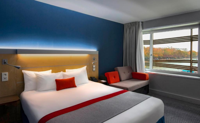 Holiday Inn Express Paris-Canal De La Villette by IHG