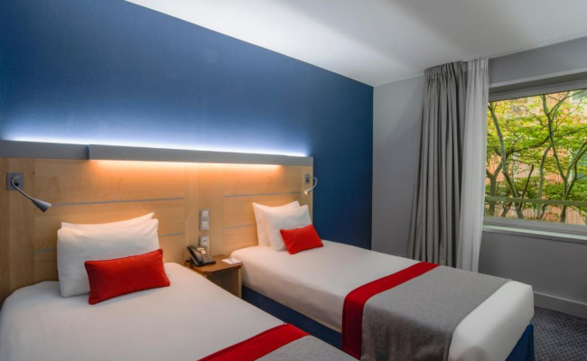 Holiday Inn Express Paris-Canal De La Villette by IHG