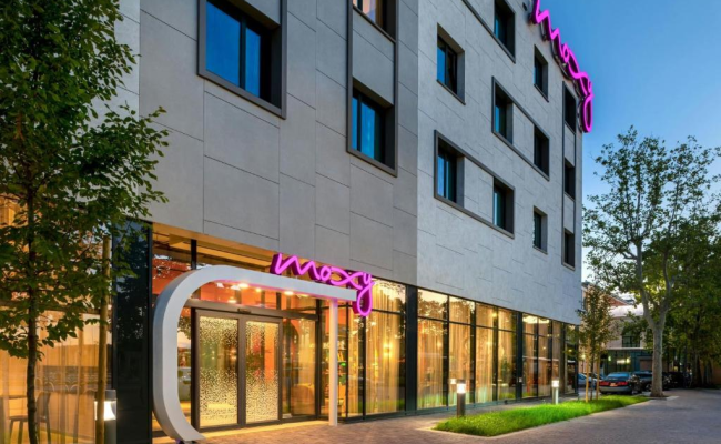 Moxy Verona