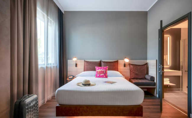 Moxy Verona