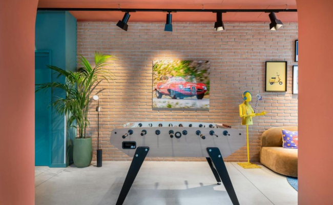 Moxy Verona