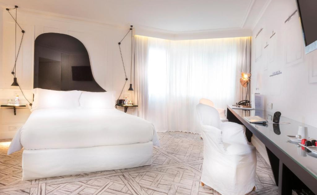 LA MAISON CHAMPS ELYSEES