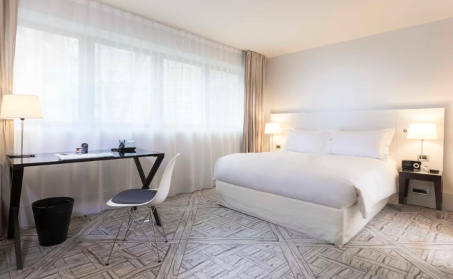 LA MAISON CHAMPS ELYSEES