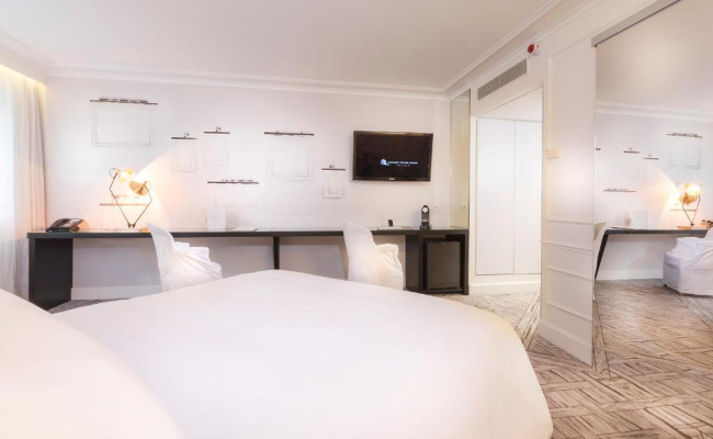 LA MAISON CHAMPS ELYSEES
