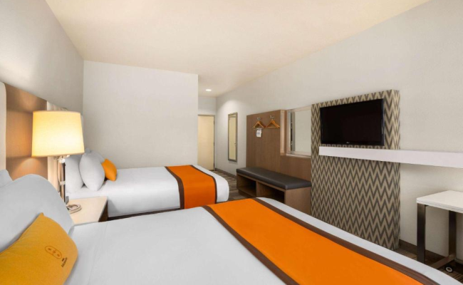 Hotel Marguerite South Anaheim - Garden Grove, Trademark Collection by Wyndham