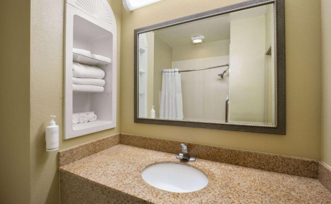 Hotel Marguerite South Anaheim - Garden Grove, Trademark Collection by Wyndham