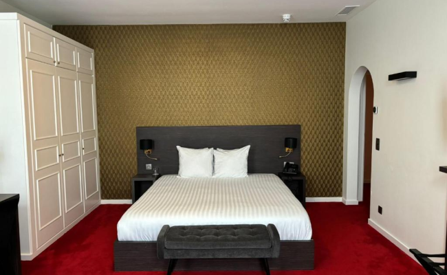 La Bourse Hotel