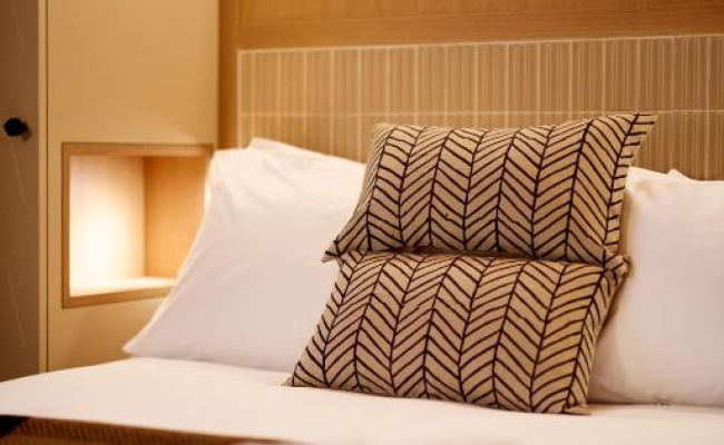 6 VH Hotel