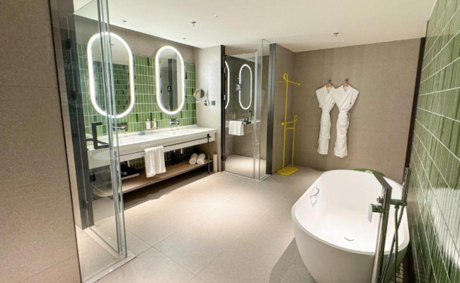 Holiday Inn Shanghai Pudong Airport, an IHG Hotel