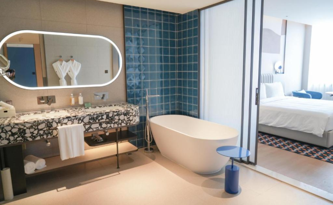 Holiday Inn Shanghai Pudong Airport, an IHG Hotel