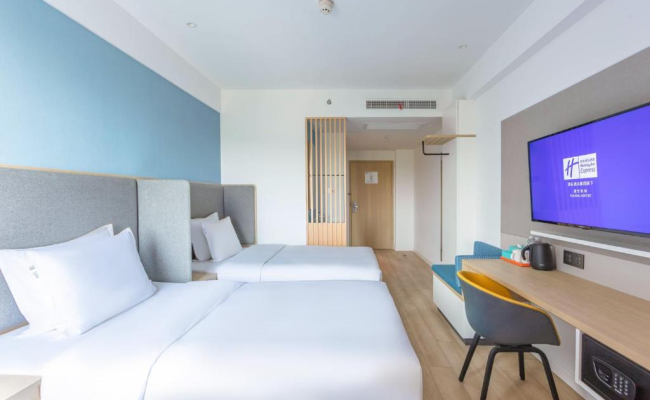 Holiday Inn Express Shanghai Pudong Airport by IHG