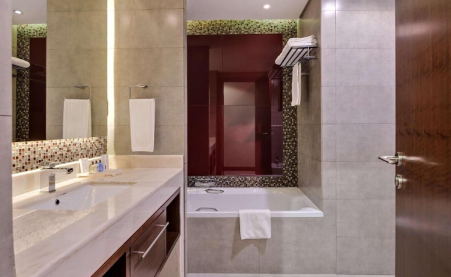 Radisson Blu Hotel, Dubai Waterfront