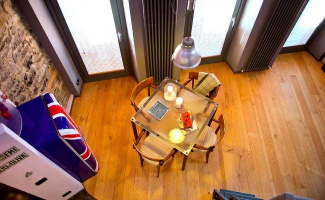 Casa Rossa - byMyHomeinComo