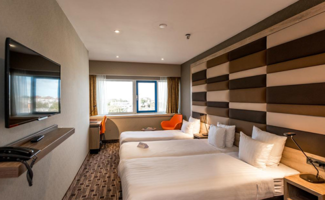 XO Hotels Blue Tower