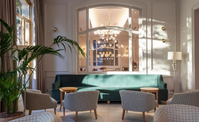 Lamaro Hotel