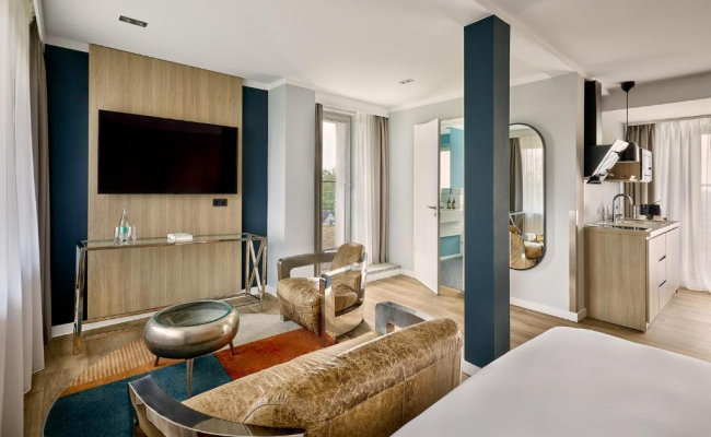 the Deutz, a Tribute Portfolio Hotel