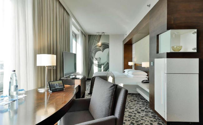 Dorint Hotel am Heumarkt Koln