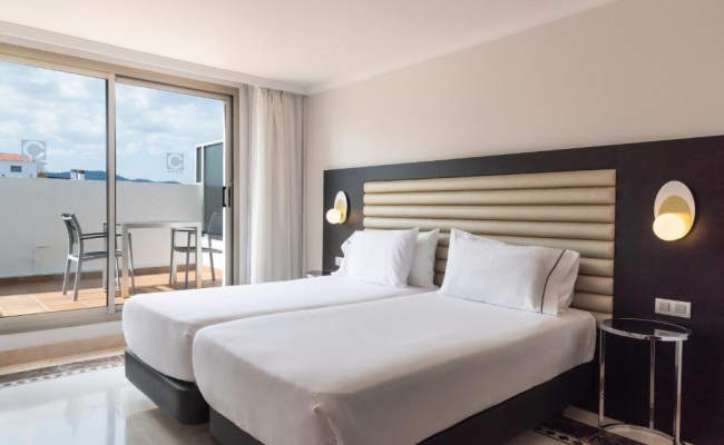 Eurostars Cristal Palace