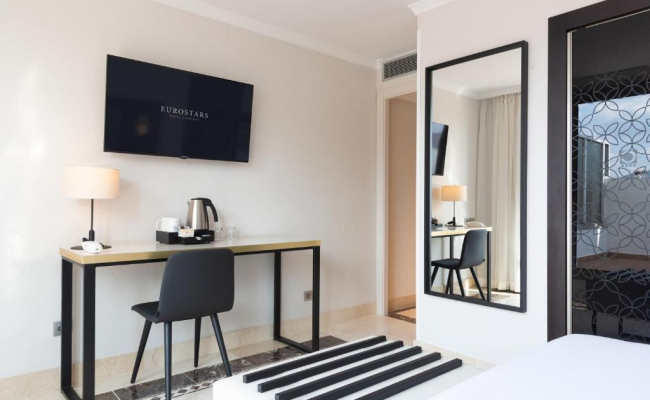 Eurostars Cristal Palace