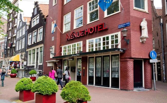 Avenue Hotel