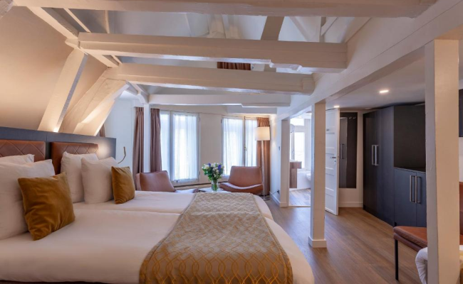 Avenue Hotel