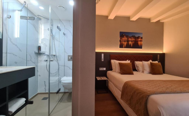 Avenue Hotel