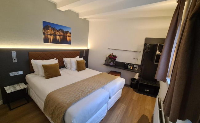 Avenue Hotel