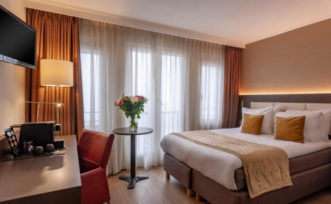 Avenue Hotel