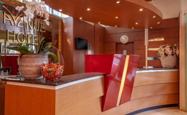 Avenue Hotel