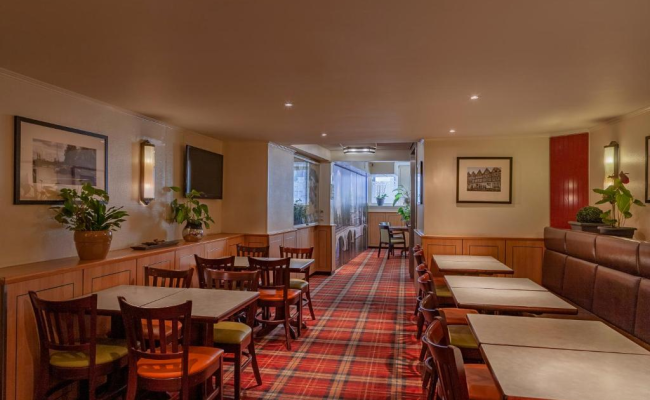 Avenue Hotel