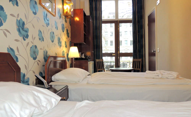 Dolphin Hotel