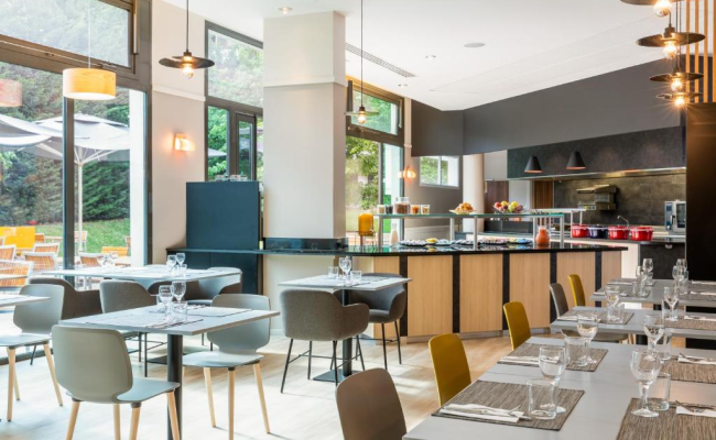 Courtyard by Marriott Paris Saint Denis Hotel