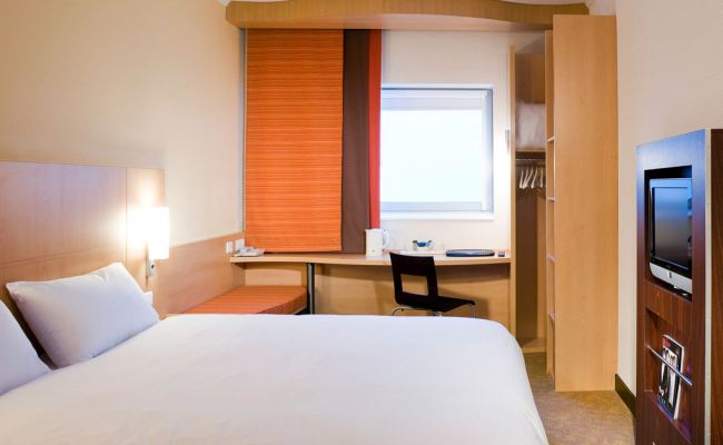 ibis London Gatwick Airport