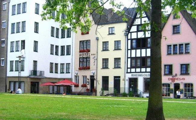 Altstadthotel und Apartments Hayk