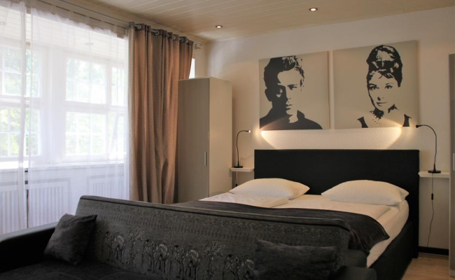 Altstadthotel und Apartments Hayk