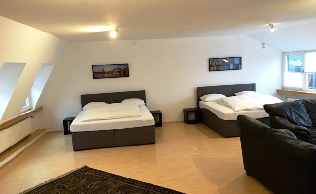 Altstadthotel und Apartments Hayk