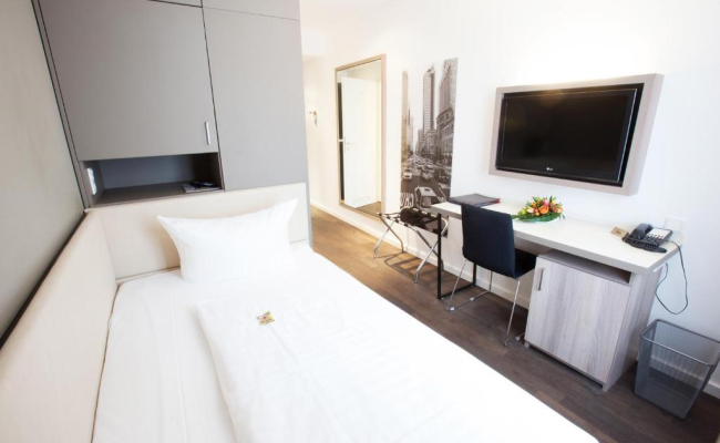 Manhattan Hotel