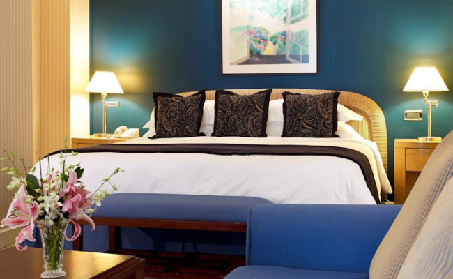 Radisson Blu Hotel, Dubai Deira Creek