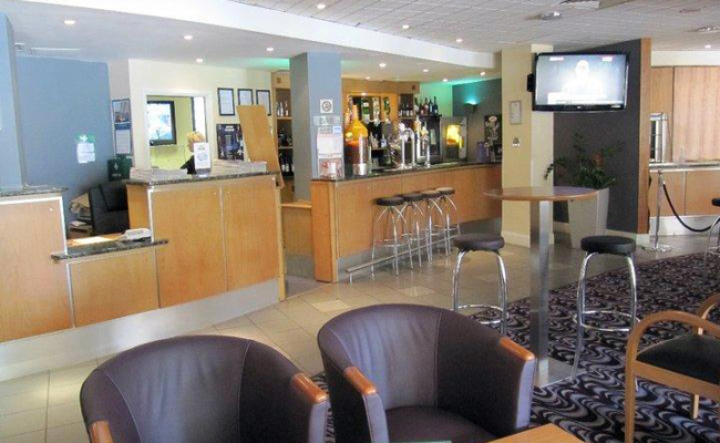 Waterloo Hub Hotel and Suites