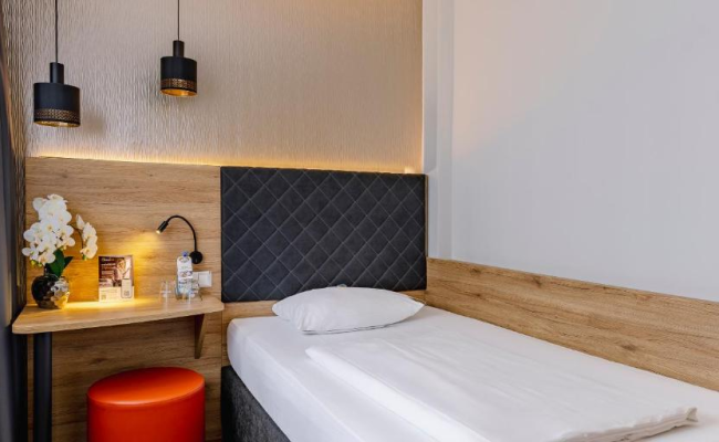 PLAZA INN Rieker Stuttgart Hauptbahnhof
