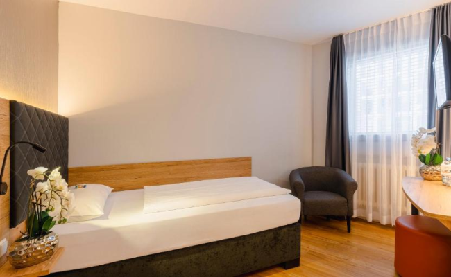 PLAZA INN Rieker Stuttgart Hauptbahnhof
