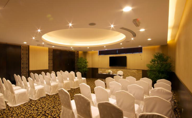 Oasis Court Hotel Apartments