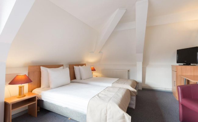 Rho Hotel