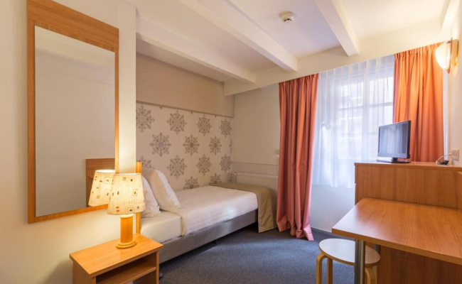 Rho Hotel