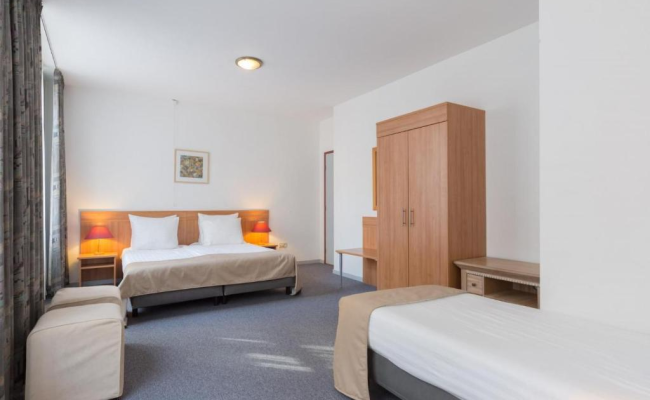 Rho Hotel