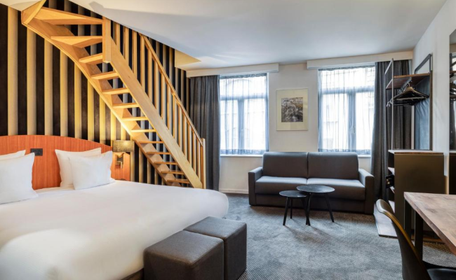 Aris Grand Place Hotel