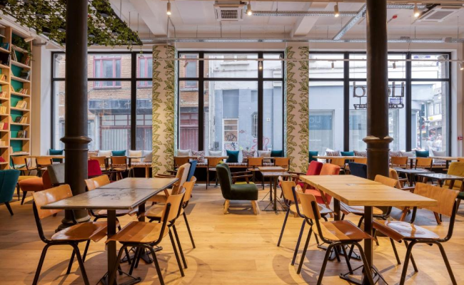 Aris Grand Place Hotel