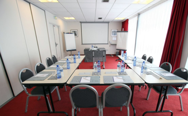 Kyriad Hotel Paris Bercy Village
